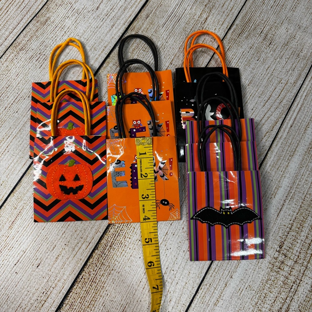 Lot of New/Unused Halloween Goodie Candy Bags and Gel Clings - Picture 2 of 11